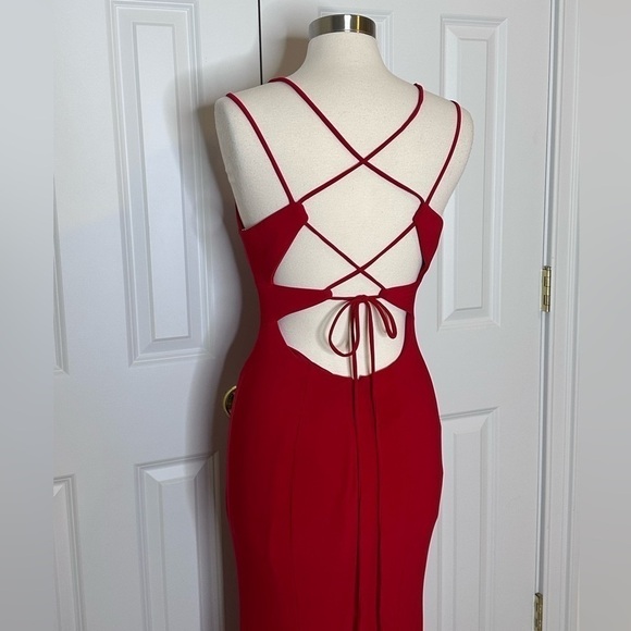 Faviana Long Mermaid Red Gown with Criss Cross Back Sz6 - Picture 8 of 14